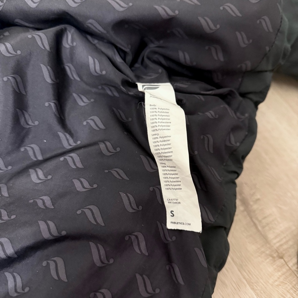 Fabletics Wander Cropped Puffer - image 5